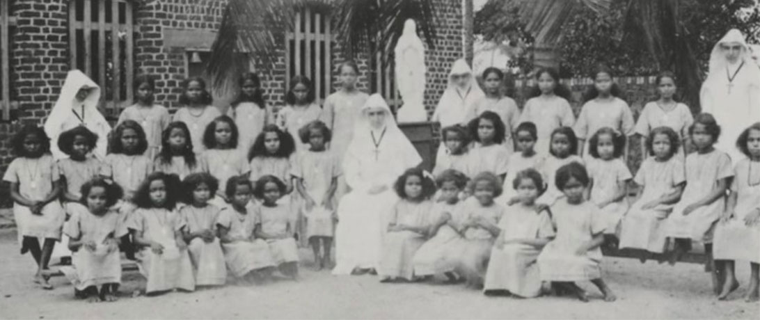 black and white picture of the school of Save in Rwanda in the 50's